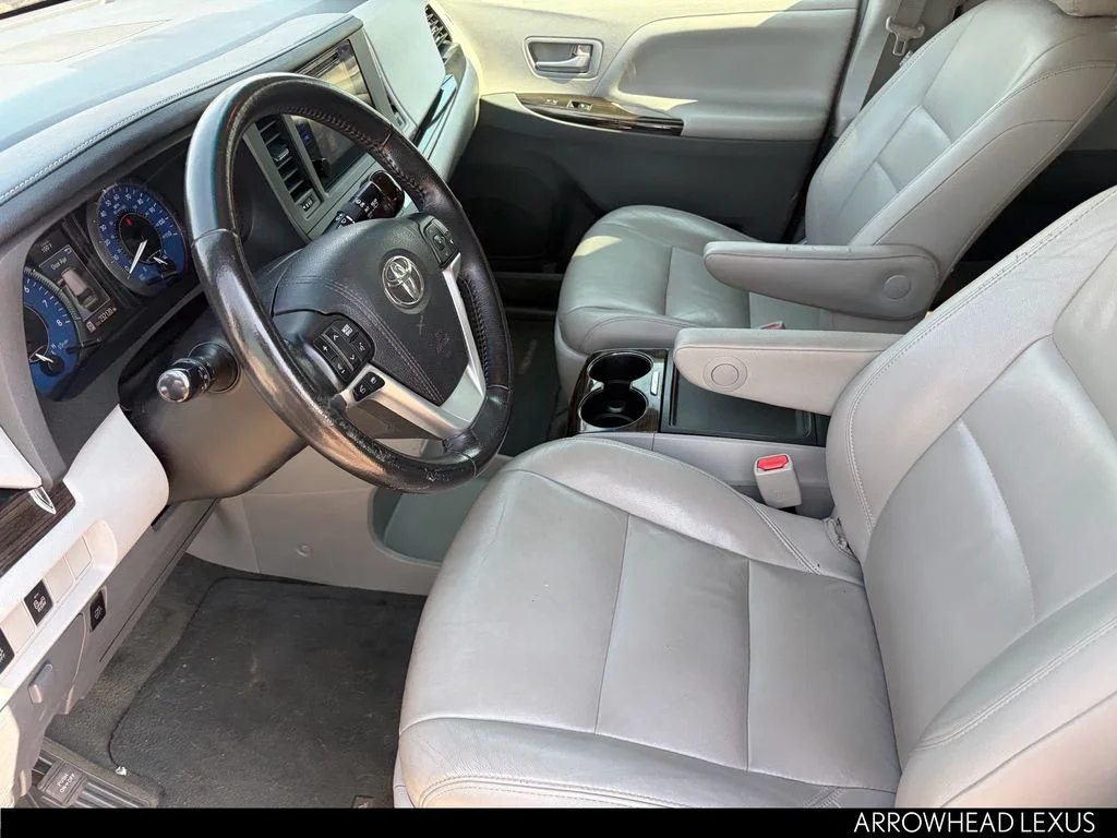 Used 2015 Gray Toyota XLE image 11