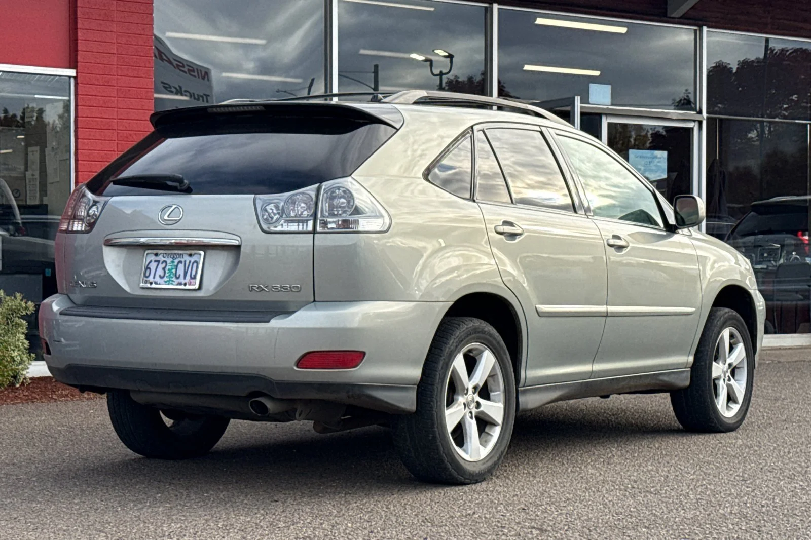 Used 2004  Lexus  image 4