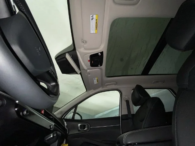 Used 2026 White Kia S image 22