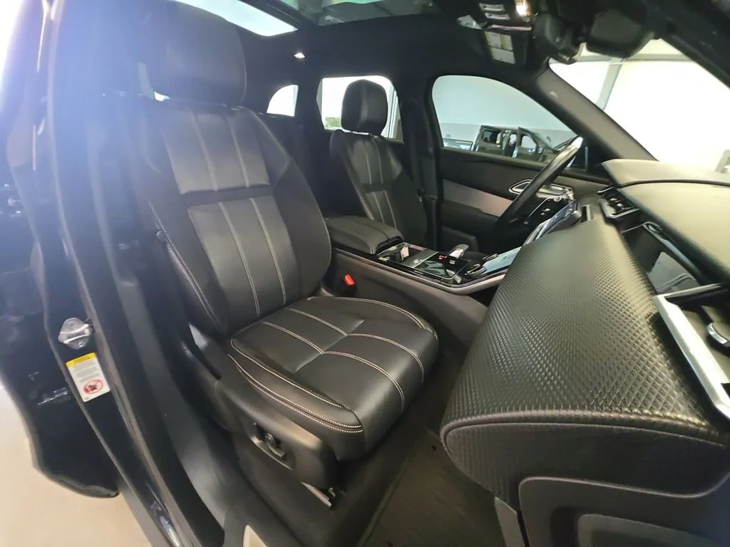 Used 2023 Black Land Rover R-Dynamic S MHEV image 36