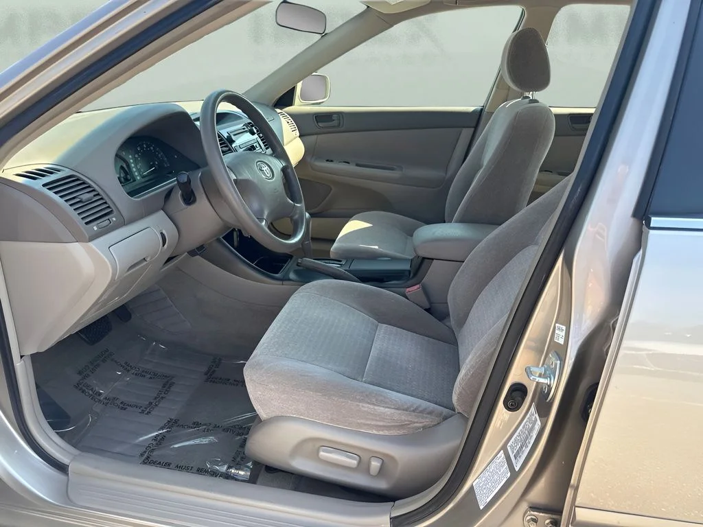 Used 2003 Beige Toyota LE image 9