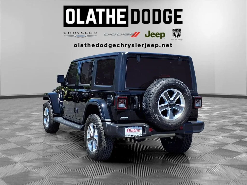 Used 2022 Black Jeep Unlimited Sahara image 3
