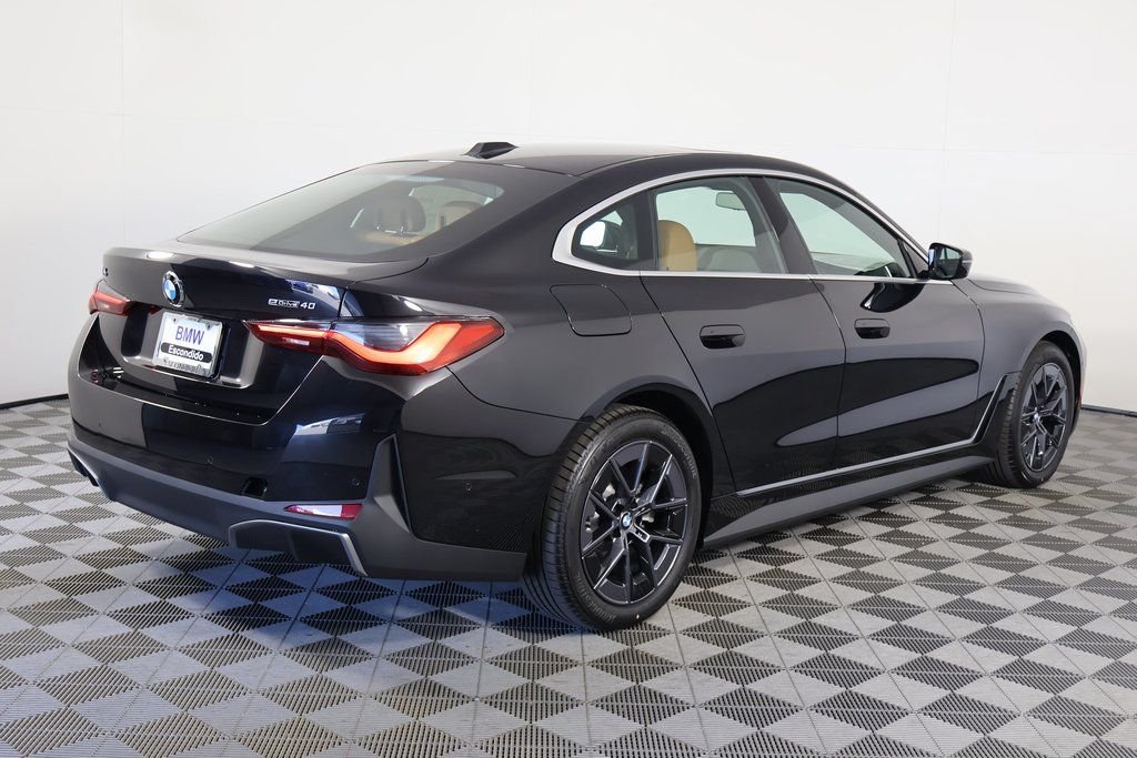 New 2026 Black Sapphire Metallic BMW eDrive40 image 2