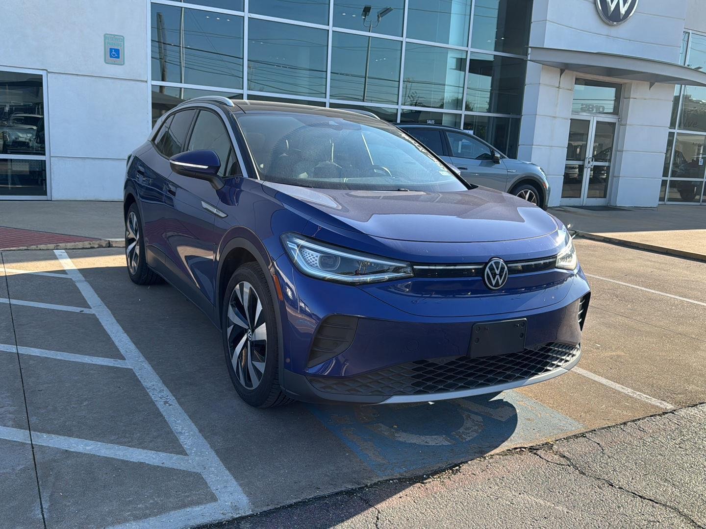 Used 2022 Dusk Blue Metallic Volkswagen Pro S image 3