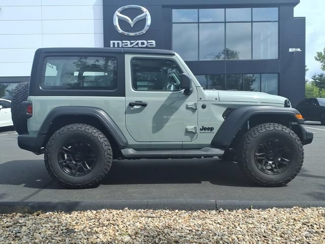 Used 2024 Gray Jeep Sport image 4