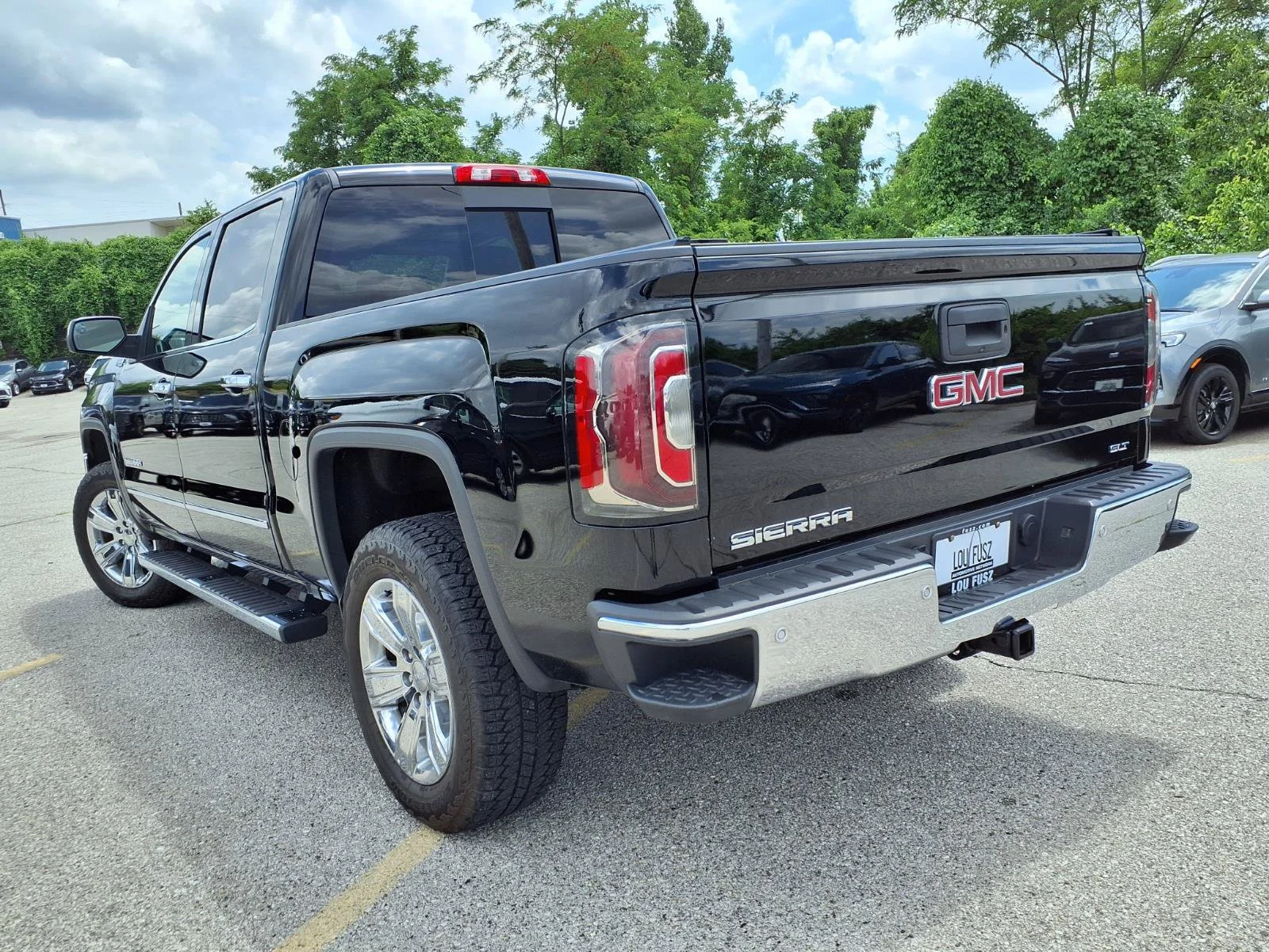 Used 2018 Onyx Black GMC SLT image 40