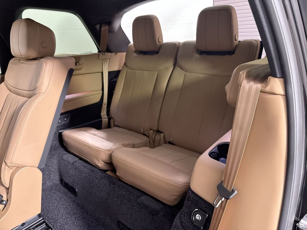 New 2026 Santorini Black Land Rover SE LWB image 21