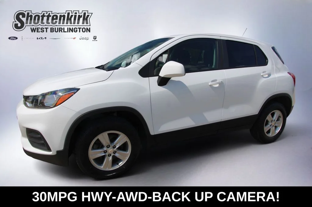 Used 2022 White Chevrolet LS image 1