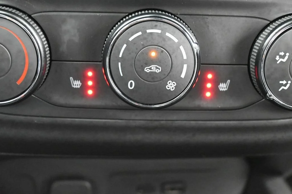 Used 2025 Mosaic Black Metallic Chevrolet 1RS image 20
