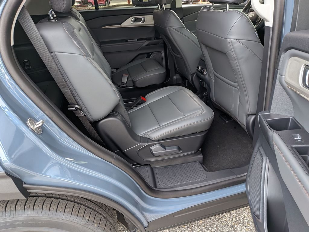New 2026 Vapor Blue Metallic Ford Active image 28