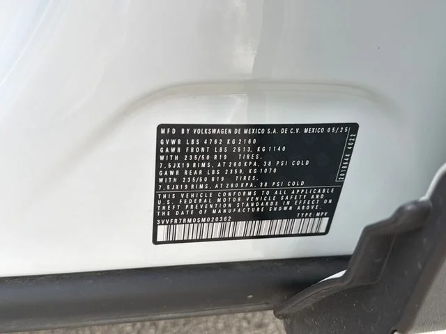 Used 2025  Volkswagen 2.0T SE image 30