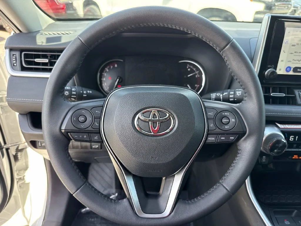 Used 2025 Beige Toyota XLE Premium image 42