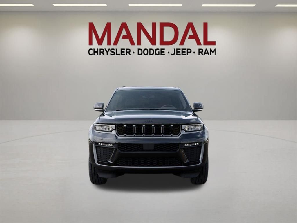 New 2026 Diamond Black Crystal Pearl-Coat Exterior Paint Jeep Limited image 6