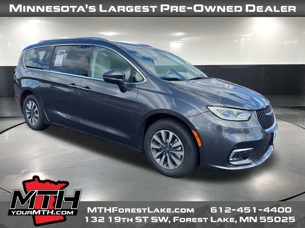 2021 Chrysler Pacifica Hybrid Touring L Hybrid's photo