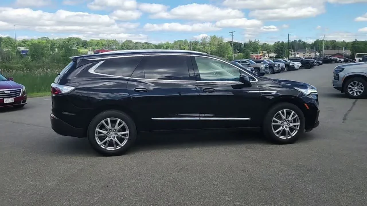 Used 2023 Ebony Twilight Metallic Buick Essence image 9