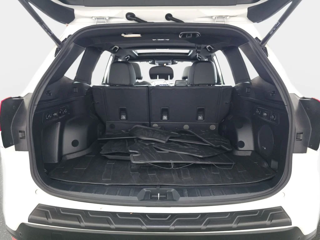 Used 2022 White Subaru Wilderness image 14