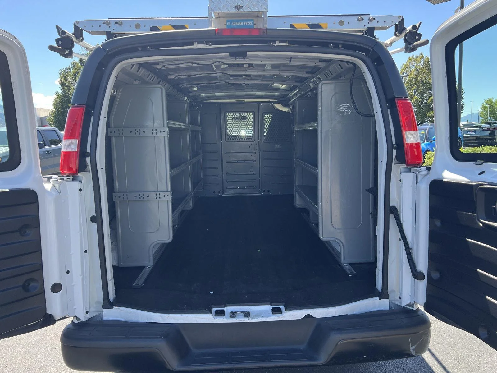 2021 Chevrolet Express Cargo Work Van - Photo 14