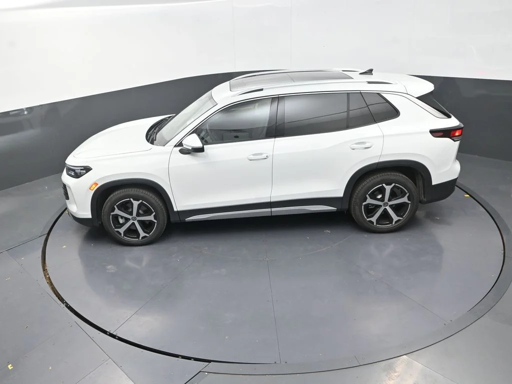 2026 Volkswagen Tiguan SE - Photo 16