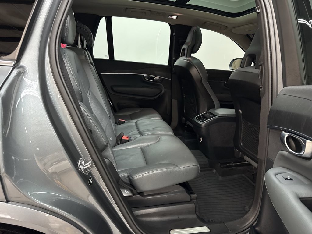 Used 2020 Gray Metallic Volvo T6 Momentum image 17