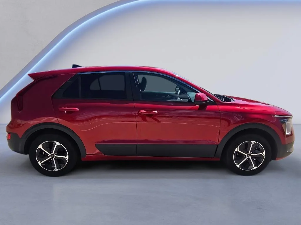 Used 2025 Runway Red Kia LX image 7