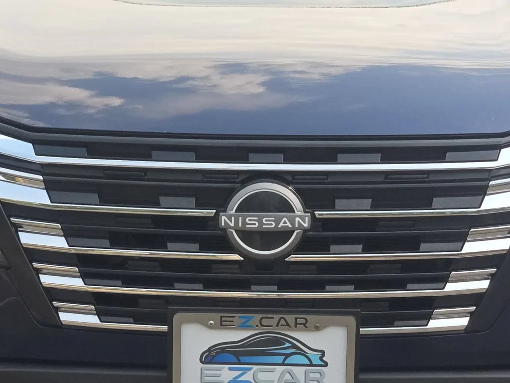 2025 Nissan Rogue SV - Photo 18
