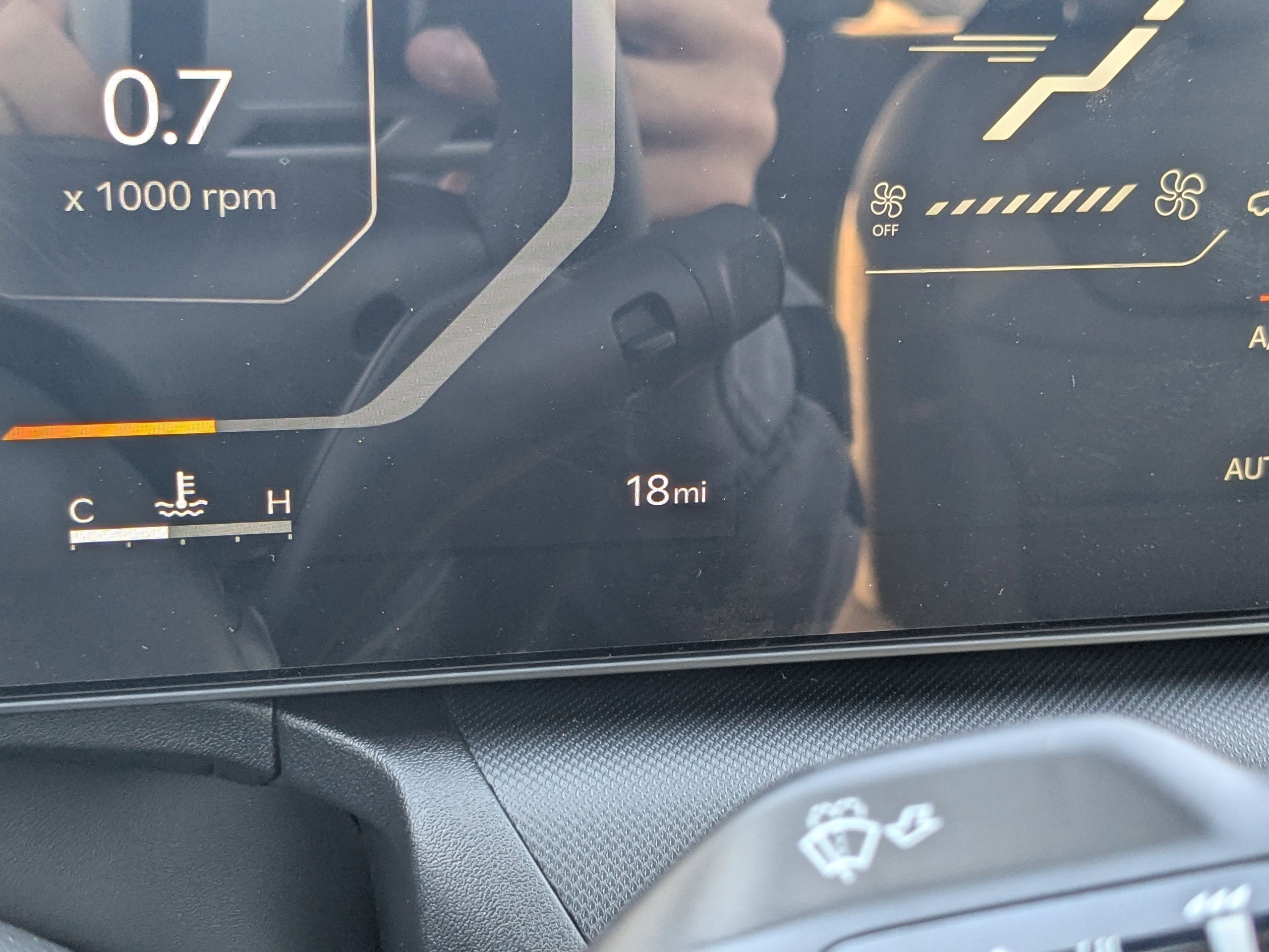 New 2025 Snow White Pearl Kia EX image 33