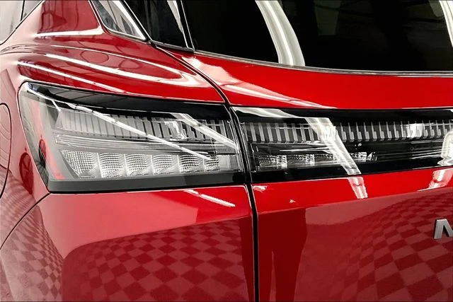 New 2025 Scarlet Ember Tintcoat/Super Black Nissan SL image 19