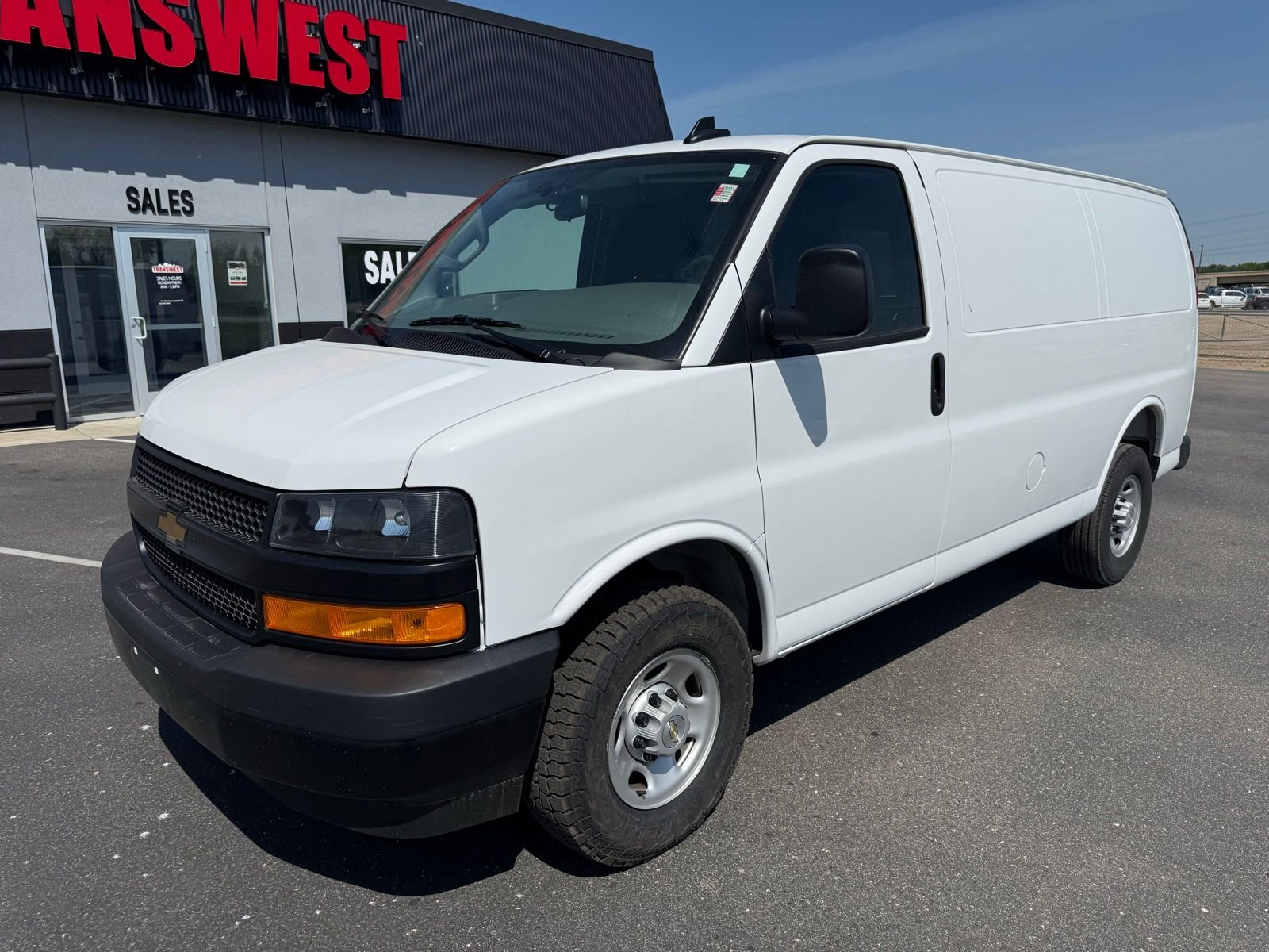 2025 Chevrolet Express's photo