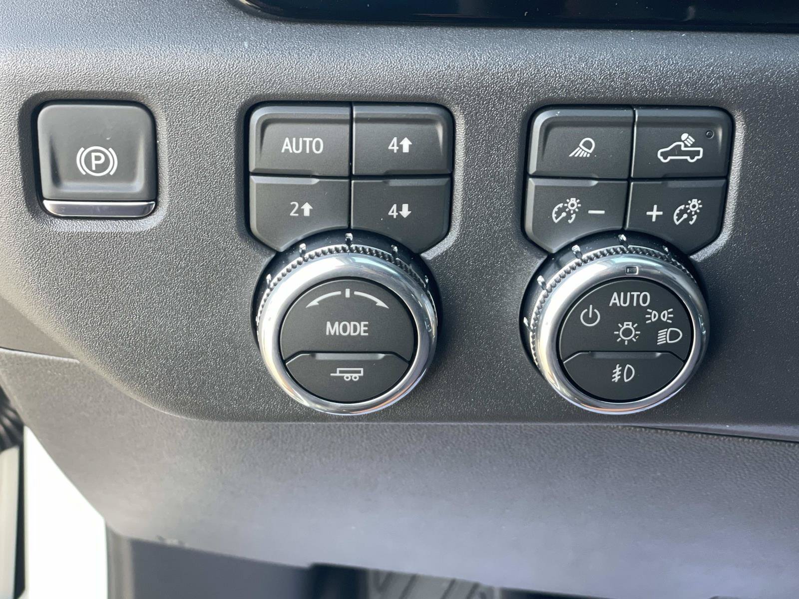 2026 GMC Sierra 1500 SLT - Photo 19