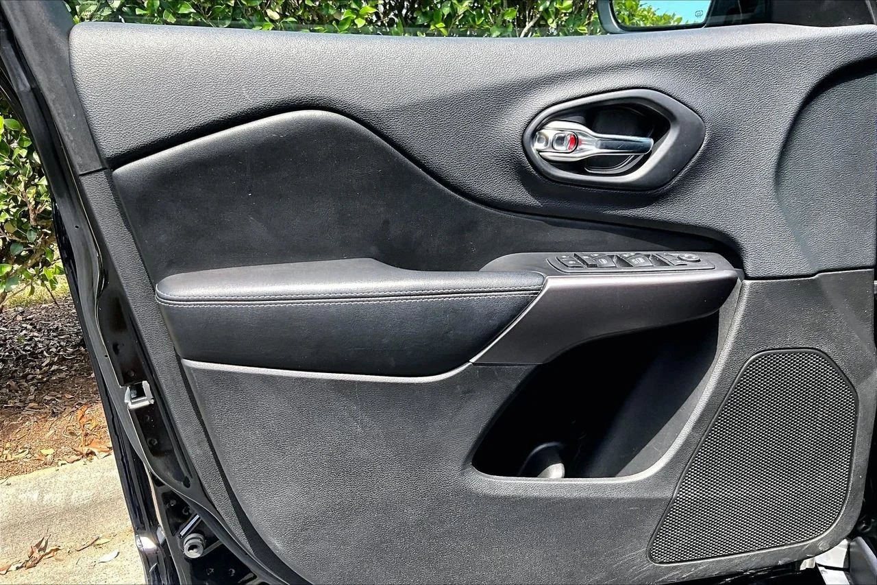 Certified Used 2019 Black Jeep Latitude Plus image 25