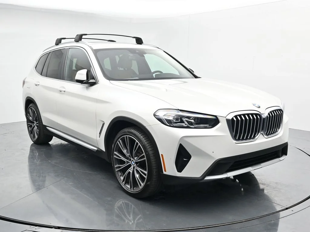 Used 2022 White BMW xDrive30i image 2