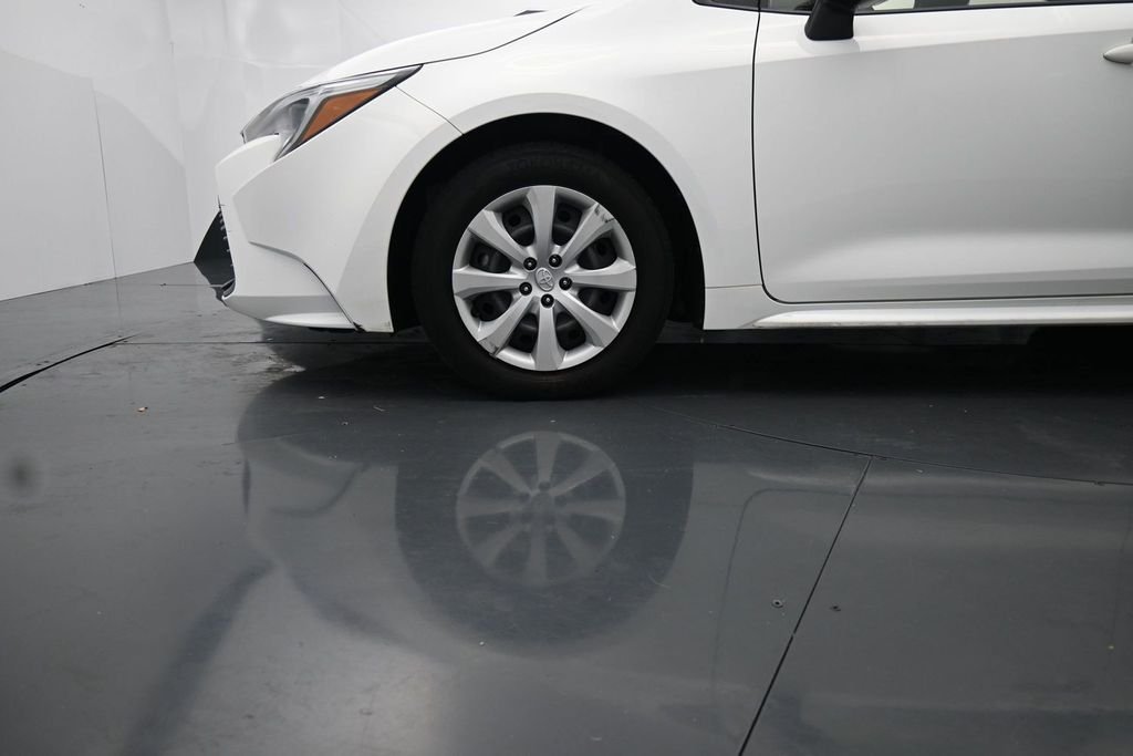 Used 2024 White Toyota LE image 15