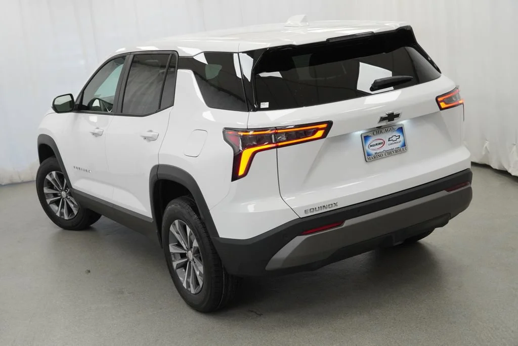 New 2027 Summit White Chevrolet LT image 36