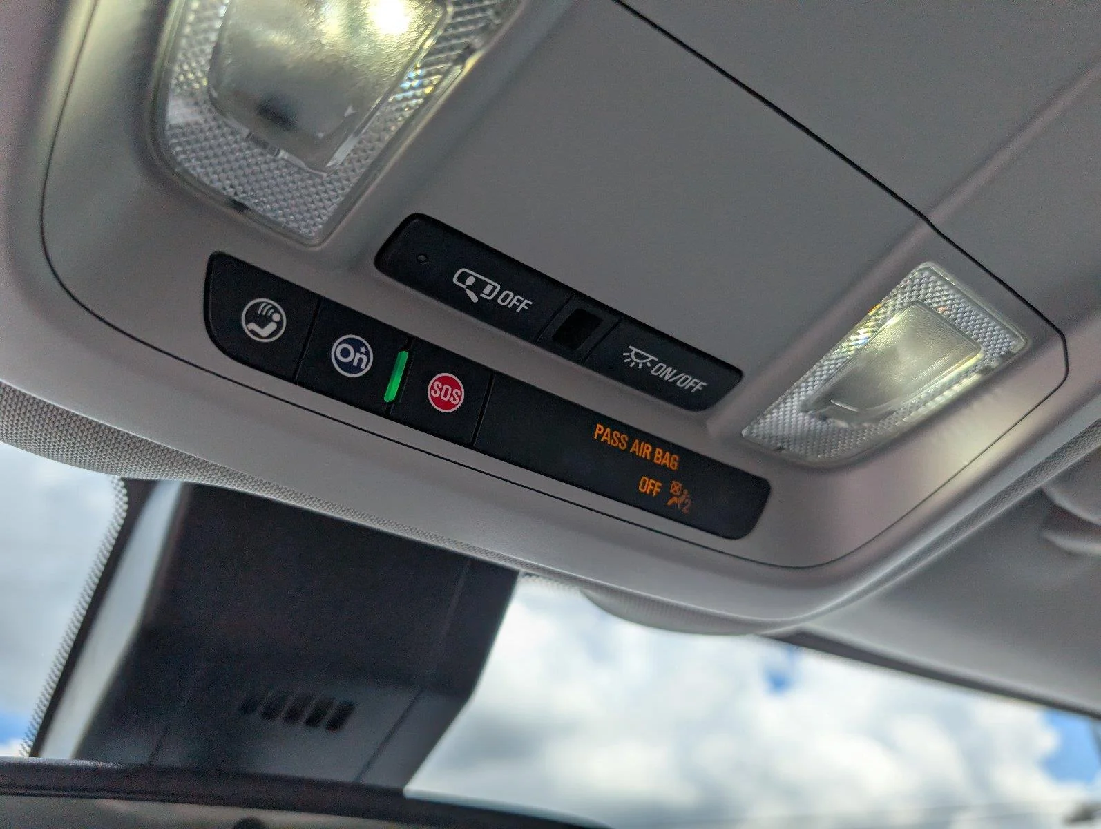 Used 2024 Downpour Metallic GMC SLE image 22