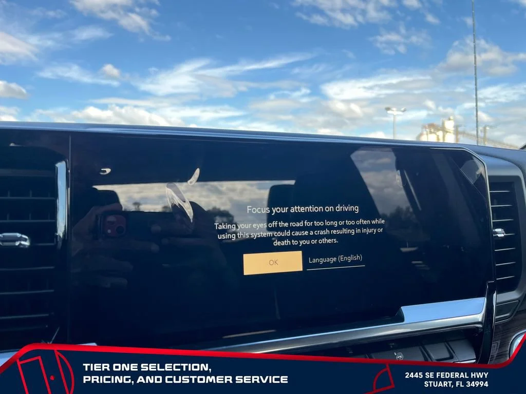 New 2026 Summit White GMC Elevation image 30