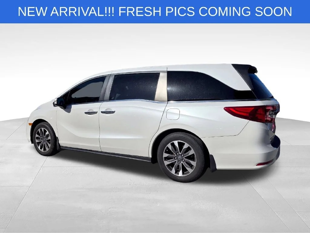 Used 2022 White Honda EX-L image 4