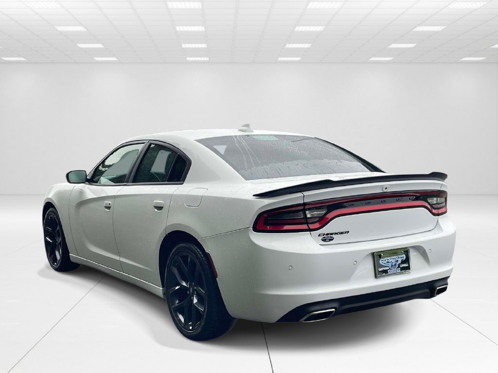 Used 2023 White Dodge SXT image 4