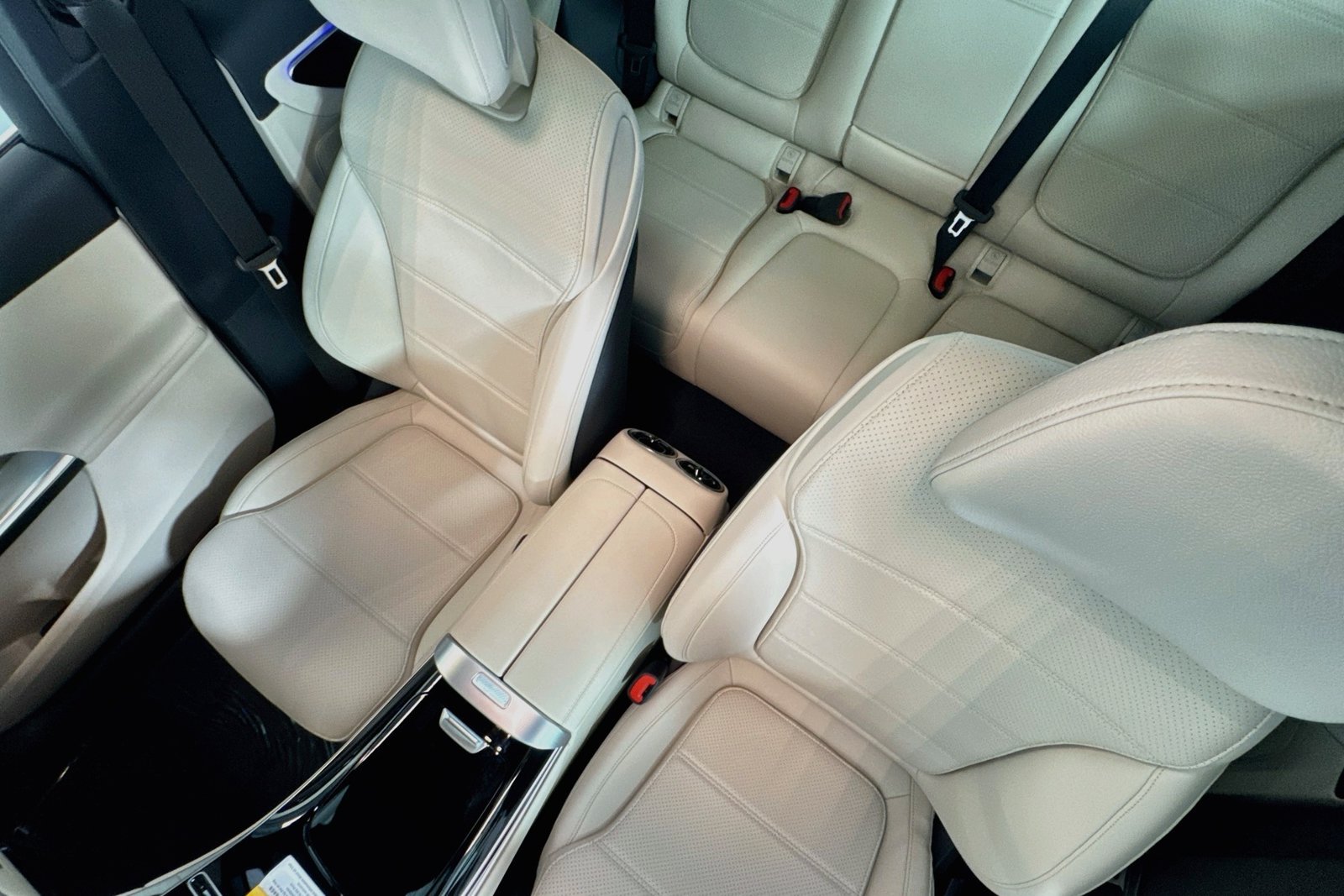New 2026 Polar White Mercedes-Benz GLC 300 image 19