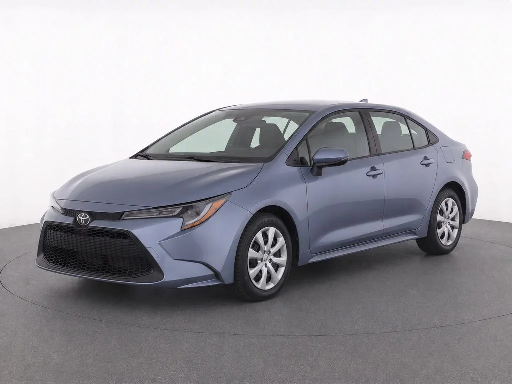 Used 2021  Toyota LE image 2