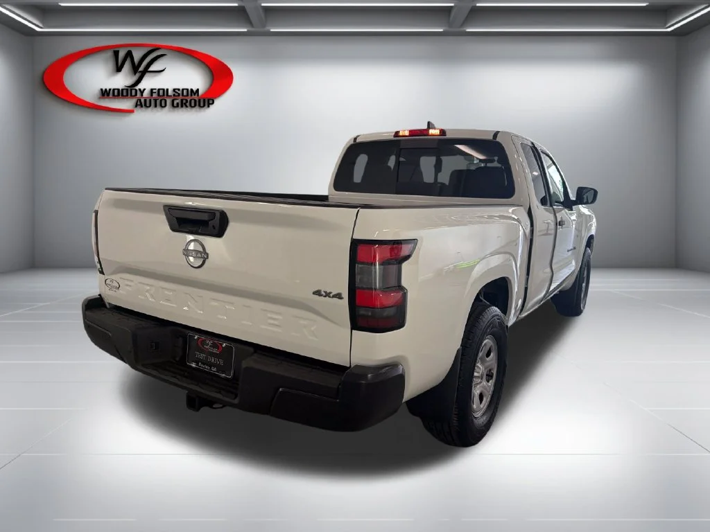 New 2027 Glacier White Nissan King Cab® S image 6
