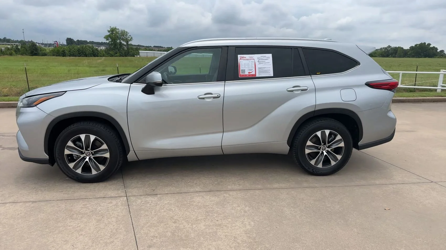 Used 2023 Celestial Silver Metallic Toyota XLE image 6