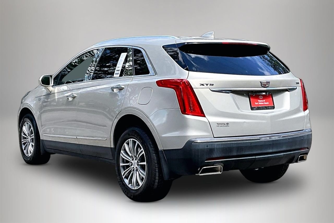 Used 2017 Silver Cadillac Luxury image 4