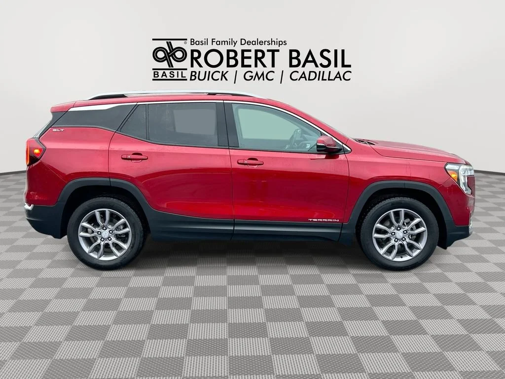 Used 2024 Volcanic Red Tintcoat GMC SLT image 9