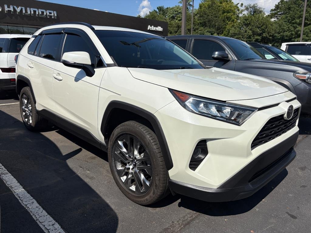 Used 2021 Blizzard Pearl Toyota XLE Premium image 1