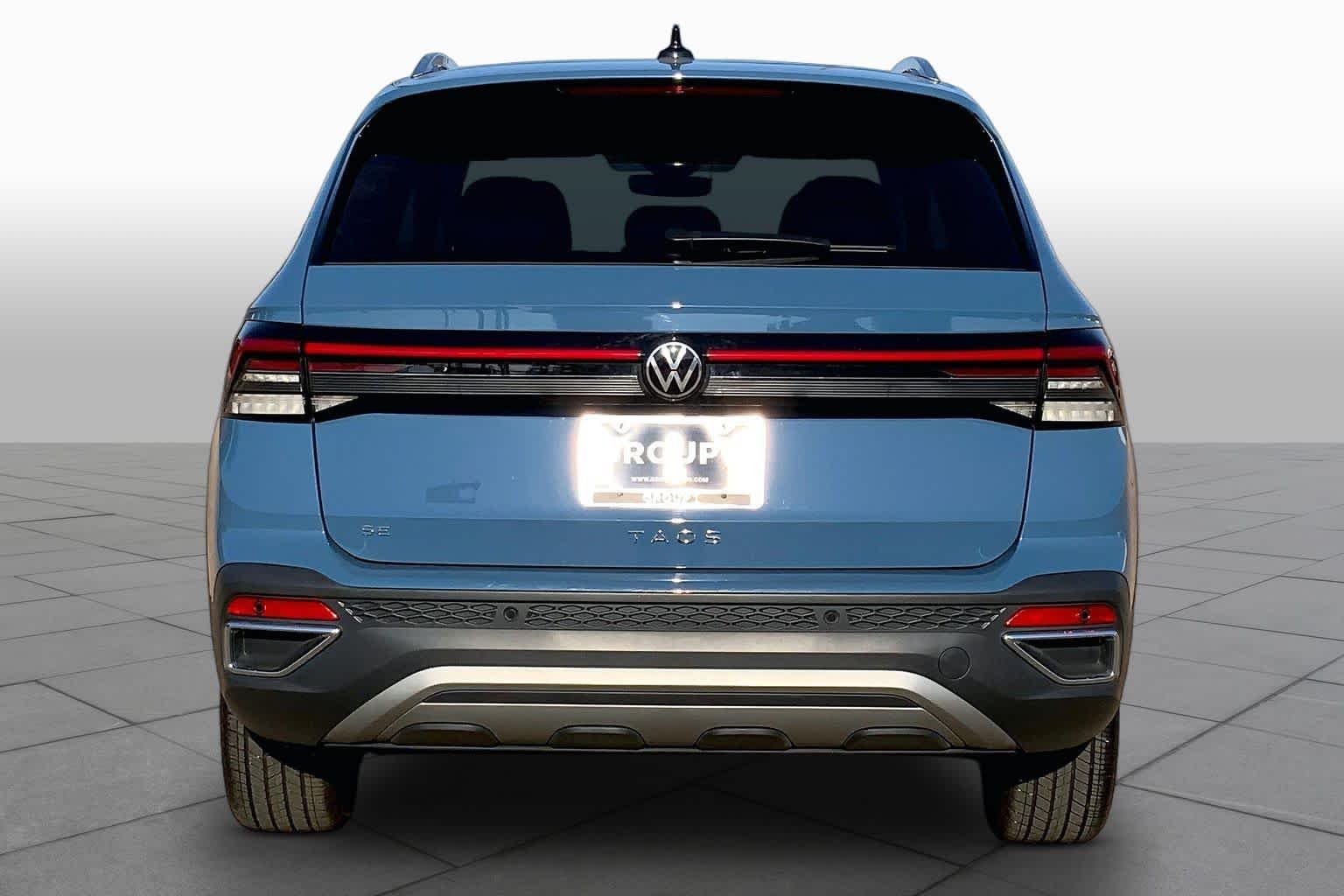 Used 2026 Monterey Blue Pearl Volkswagen SE image 5