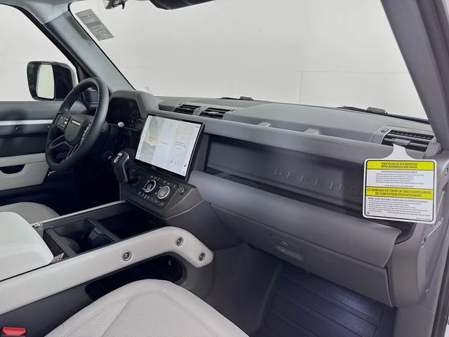 New 2026 Fuji White Land Rover X-Dynamic SE image 31