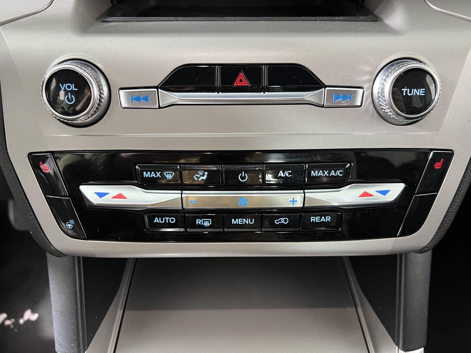 Used 2023 Gray Metallic Ford XLT image 18