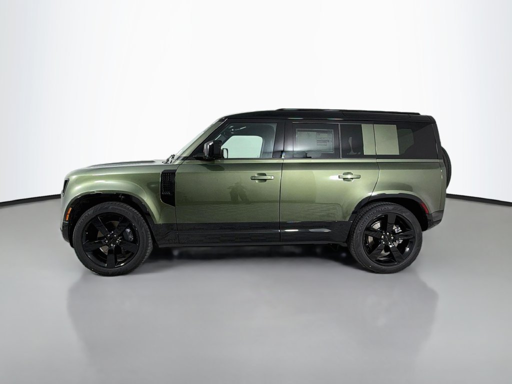 New 2026 Woolstone Green Land Rover X-Dynamic SE image 8