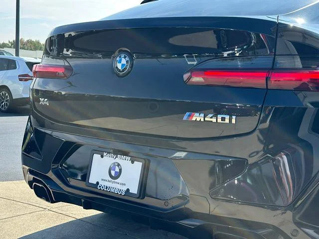 Used 2022 Black Sapphire Metallic BMW M40i image 11