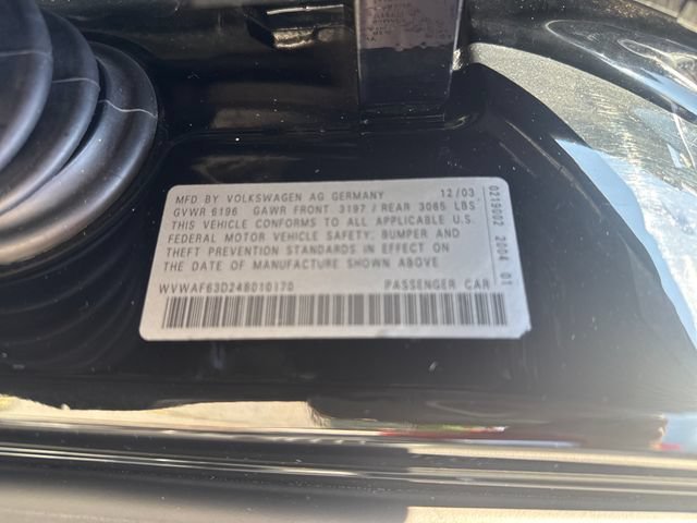 Used 2004 Black Volkswagen V8 image 26